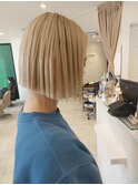 ☆・きりっぱなしボブ・ダブルカラー・ホワイトベージュ☆