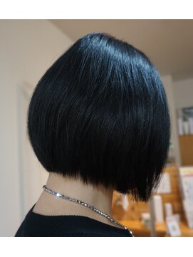 ナチュラル ピュール(Natural pur) 前下がりボブ