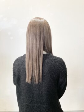 ジイジイ 宇多津店(GIGI) ホワイトベージュカラー