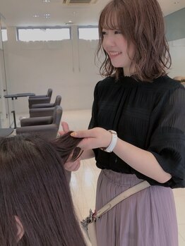 スリーヘアーデザインズ(Three Hair Designs)の写真/自宅でもサロンの仕上がりを再現できるケアやセットのアドバイスも”Three Hair Designs”にお任せ☆