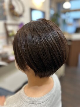 ヘアアトリエ シャイニィ(hair atelier Shiny) コンパクトボブ
