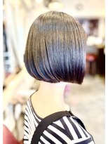 サーティエイト(38) 艶めき 襟足 首美人 ショートボブ