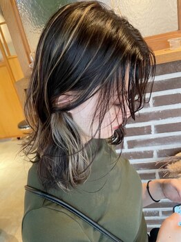 デイル(Daylu)の写真/白髪を生かしたハイライトでどんな年齢でもオシャレを諦めない！自然なハイライトで動きのあるスタイルに◎