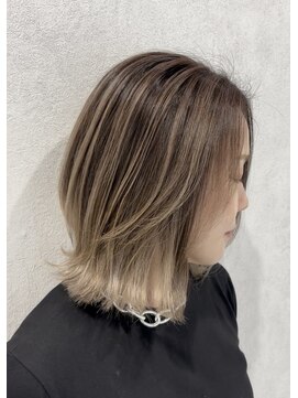 クローニー(Crony) エアタッチバレイヤージュ×ホワイトベージュ