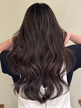 ジルブラン 横浜関内(JIL BLAN)の写真/《ヘアスタイルに美しく上品な立体感を》デザイン性の高いJILBLANのカラーでワンランク上のオシャレに♪