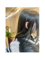 シヨン(ciyon.)&nbsp;暗髪韓国風☆小顔レイヤーセミロング