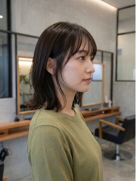 ソッカ(socca) 切りっぱなしミディアムボブ