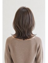 ベルス(bellus)&nbsp;流し前髪×大人くびれミディアム20代　30代　40代