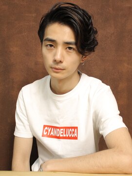 シアンデルカ(CYANDELUCCA) くせ毛風サイドパートショート