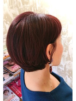 グウリーヘアーサロン(GUURii hair salon)の写真/《大人女性に人気★》ツンとする匂いも髪の傷みも最小限に抑えた色持ちよいグレイカラーでしっかり染めます