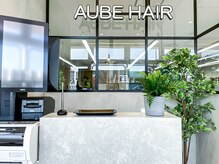 オーブヘアー ピオニー 東根店(AUBE HAIR peony)の雰囲気（開放感のある明るい店内で、くつろぎの時間をお過ごしください。）