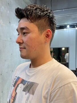 ザシー オモテサンドウ(The C) 刈り上げスタイル＋メンズパーマ