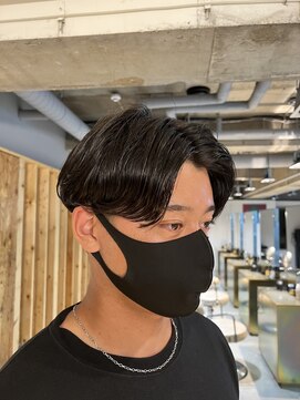 アカ(ACA) センターパートニュアンスパーマメンズマッシュパーマ札幌大通