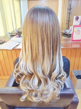 エクステンション クーチャー(Extention Cu'cha) ホワイトエクステメインの派手スタイル