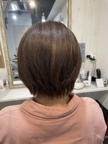 アイリス(Iris) 襟足スッキリショートヘア