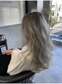 ホワイトブランドヘアー