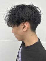 ヒュイル バイ ニアウ(Hwyl by Niau)&nbsp;メンズマッシュパーマ波巻スパイラルパーマニュアンスパーマ