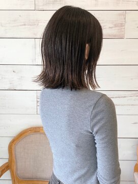 アレゴ(Allergo) ダークトーン×外ハネミディー