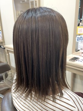 アルターリール(aL ter Rire) 黒髪/グレーベージュ/レイヤーロング/前髪パーマ /中村郁未