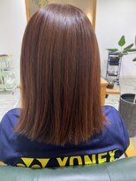 ツクル(TSUKURU) 暖色系のピンクカラー切りっぱなし髪質改善セミロング耳掛け小顔