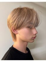 ノラ シブヤ(NORA)&nbsp;センターパートメンズカット韓国ヘアミルクティーベージュカラー