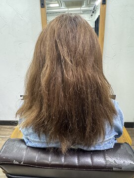 ブリーチ毛も高難易度縮毛矯正でツヤッツヤの艶髪に変身♪