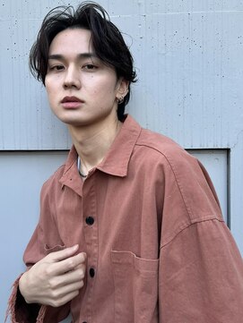 ラフに決まるセンターパートナチュラルツーブロック A1211