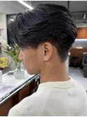 刈り上げセンターパートテーパーフェードカットニュアンスパーマ