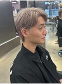 ミルクティーブロンドダークブルーワンホンレイヤーワンレンボブ