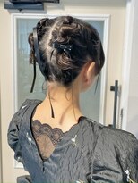 アンニュ(annuy)&nbsp;ヘアセット 結婚式 アップスタイル お呼ばれヘア 編み込み