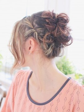 ヘアメイク ナル(hair make nalu) シルエットが綺麗なアップスタイル