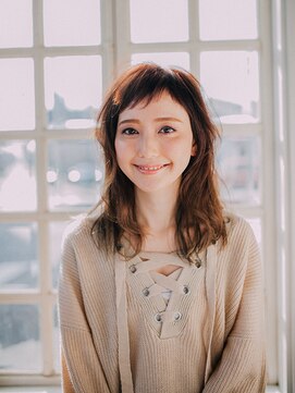 アマリス(Amaris) ショートバングミディ20代/30代/40代/庭瀬