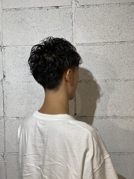 サテライト(satellite) 刈り上げツーブロック前下がりショートミックスパーマ