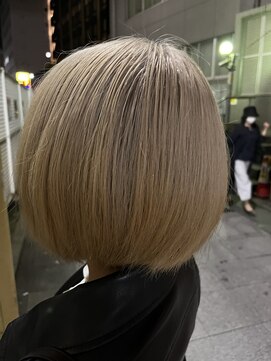 エイト新宿店(EIGHT shinjuku) ホワイトベージュ