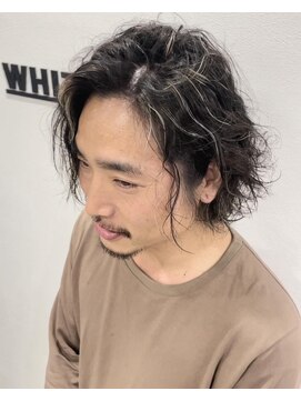 アンダーバーホワイト 阪神西宮店(_WHITE) メンズスパイラルパーマ　メンズ外国人風ハイライト