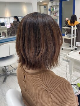 アルターシェリー(aL-ter che'rie) くびれレイヤー/斜めバング/シルキーベージュデザインカラー新籾