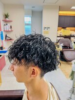 シンプル(Simple)&nbsp;縦落ちツイストスパイラルパーマ