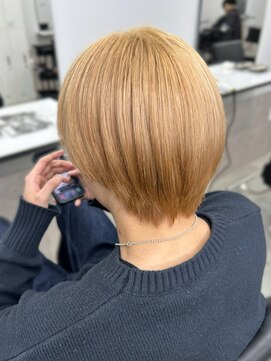 ロイオブジゼル(roi of GiseL) ショート　ブリーチカラー　ミルクティーベージュ　10代20代