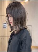 ミディアムレイヤー　グレージュ　ボブ