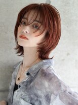 エミュ 表参道 青山(emu)&nbsp;アプリコットレッドカラーのモードウルフ