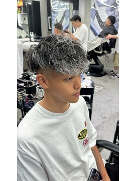 スタッグス バイ ダムディートーキョー 錦糸町(STUG'S By DAMDEE TOKYO) サーフカール/波巻きツイストスパイラル[錦糸町/理容室]