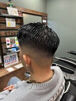 スタンドバーバー 柏(STAND BARBER) MEN’S HAIR/波巻きツイストスパイラル/リバースセンターパート