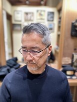 フォーコーナーズ(Four Corners)&nbsp;大人スキンフェードツーブロック刈り上げマンバン30代40代