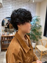 シフト(SHEEFT)&nbsp;ニュアンスパーマ似合わせカットレイヤーパーマ刈り上げ
