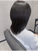 大人っぽく決まる柔らかウルフスタイル