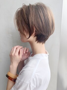 アルバム 銀座(ALBUM GINZA) ハンサムショート_毛先パーマことりベージュ_ba268441