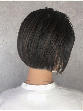 アストランティア 栄店(ASTRANTIA) ＊LOUIMADNA＊福井彩乃 ブラックストレートミニボブ