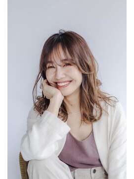 ニーイチイチ(211) 似合わせカットイメチェン/こなれミディ/テラコッタ