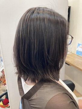 アルター(aL ter) グレージュハイライトボブ