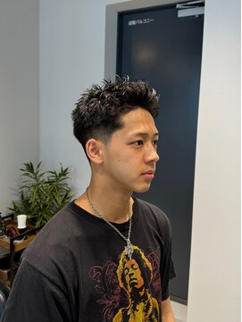 グルーマーズトウキョウ 渋谷店(GROOMER/S TOKYO) スパイキーショート フェード スペインカール